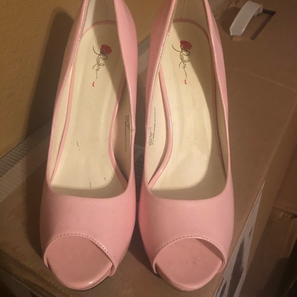 Pink Heels 🛍 - Picture 2 of 4